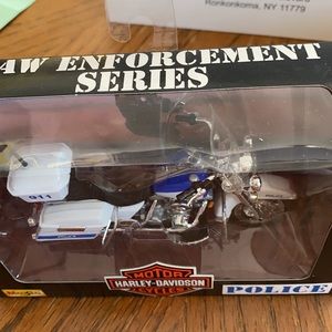 Maisto Harley-Davidson Law Enforcement Series 1998 1:18 Diecast